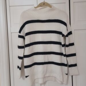 Workshop Republic Clothing white and black striped sweater size XS ( oversized)